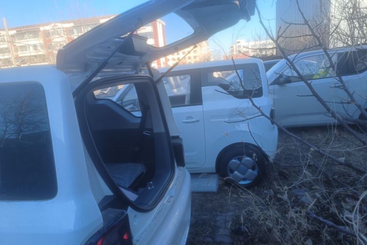 吉利银河 2024款 熊猫mini 200km 耐力熊机舱底盘23