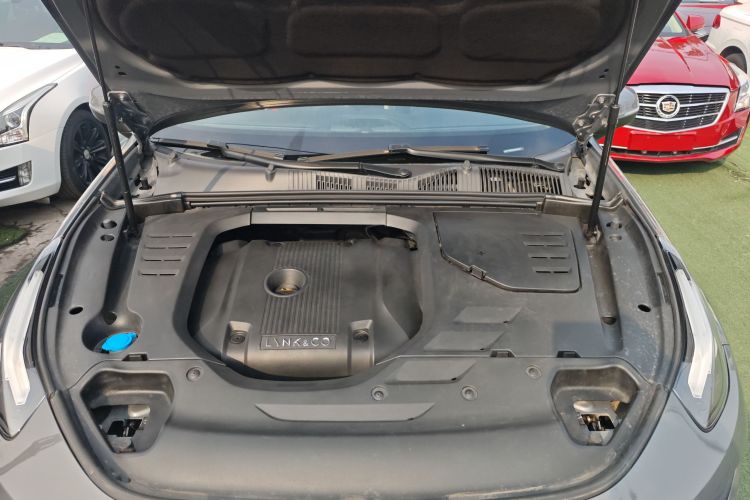 领克02 2019款 高能版 2.0T 自动两驱耀版 国VI机舱底盘24