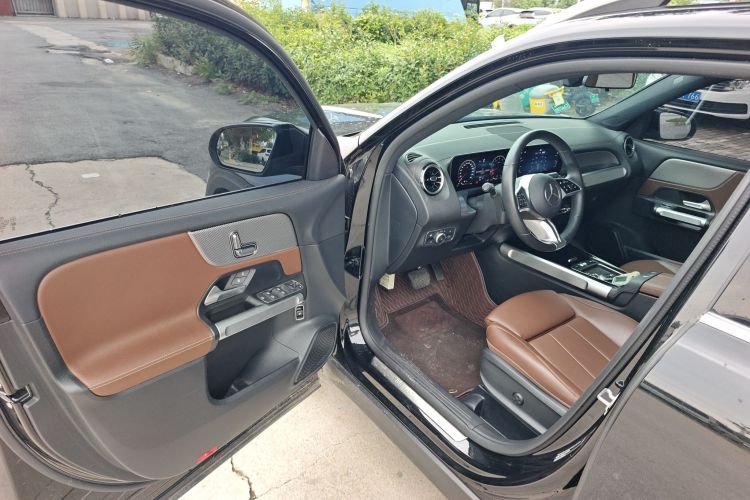 奔驰GLB 2024款 GLB 200 时尚型中控内饰20