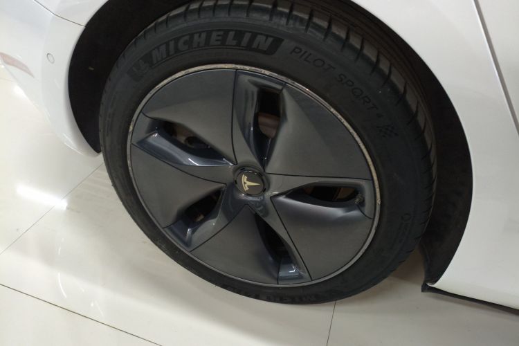 特斯拉 Model 3 2020款 改款 标准续航后驱升级版车身外观6002