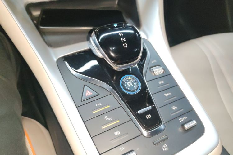 比亚迪 宋Pro新能源 2023款 冠军版 DM-i 110KM卓越型局部细节18