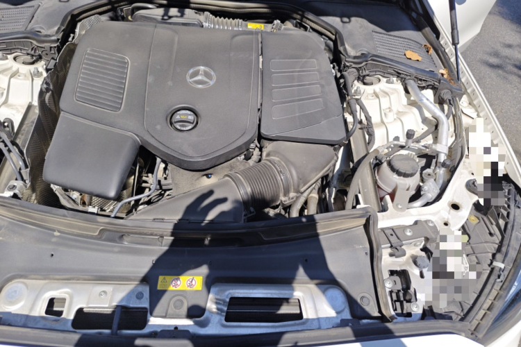 奔驰C级 2023款 C 260 L 皓夜运动版局部细节9007