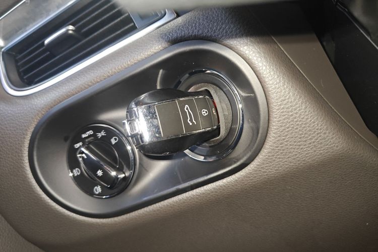 保时捷 2017款  Macan 2.0T中控内饰11