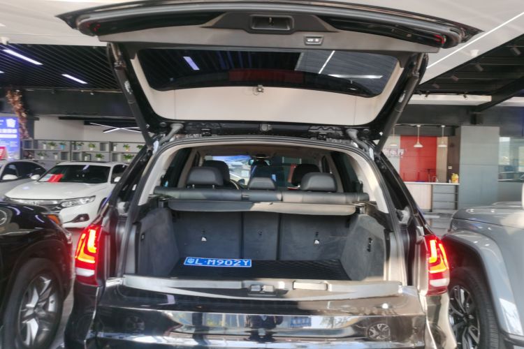 宝马X5（平行进口） 机舱底盘23