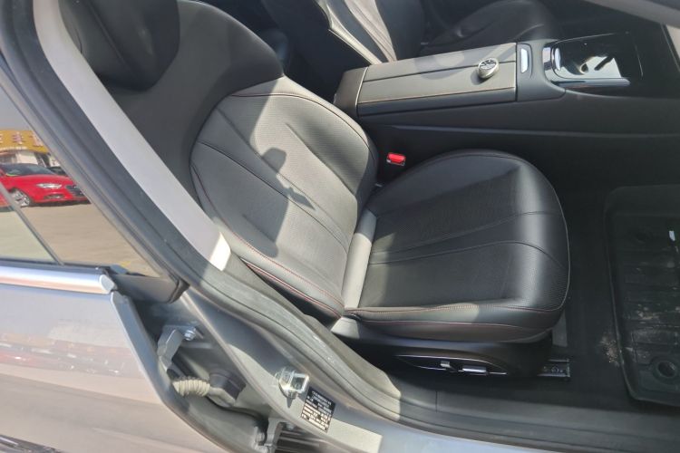 小鹏P7 2020款 670N局部细节41