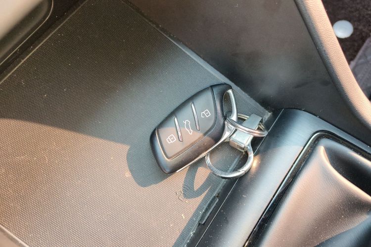 荣威i5 2023款 1.5L 手动舒享版中控内饰11