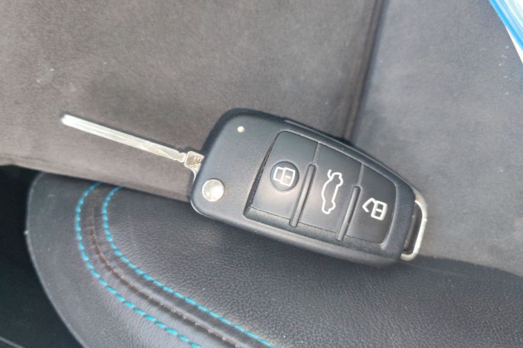 奥迪Q3 2016款 40 TFSI quattro 全时四驱风尚型中控内饰7001