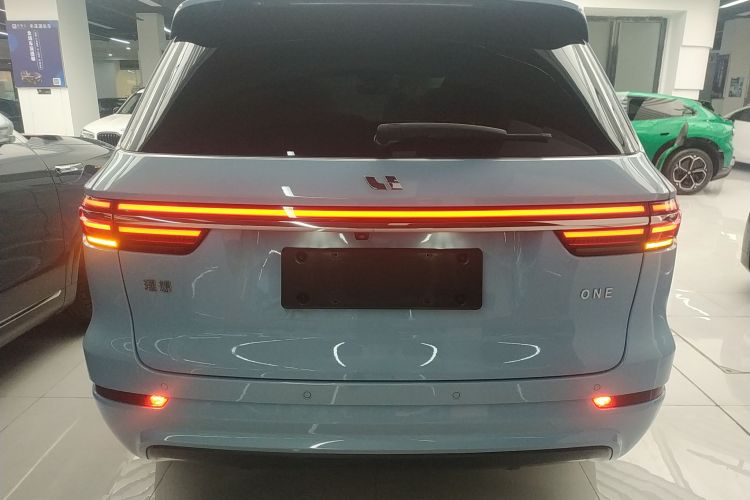 理想汽车 理想ONE 2020款 增程6座版车身外观6