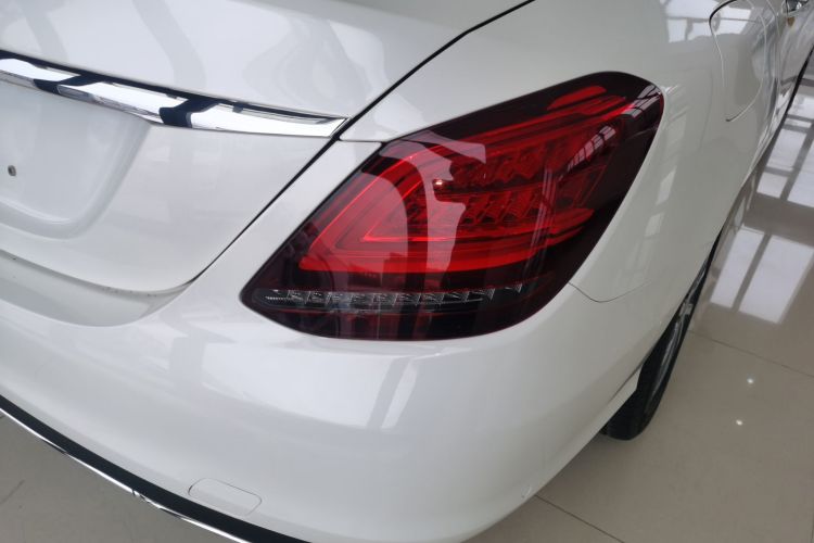 奔驰C级 2019款 C 260 L车身外观9