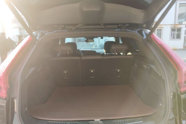 凯迪拉克XT4 2024款 28T 两驱豪华型机舱底盘23