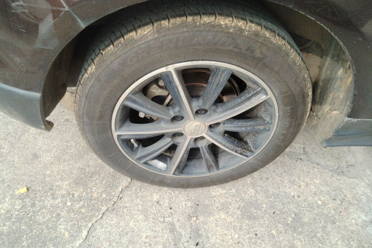 吉利汽车 帝豪 2017款 两厢RS百万款 1.5L CVT向上版车身外观6008