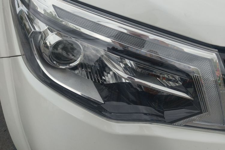 日产 途达 2020款 2.5L XV 4WD 自动四驱旗舰版车身外观6006