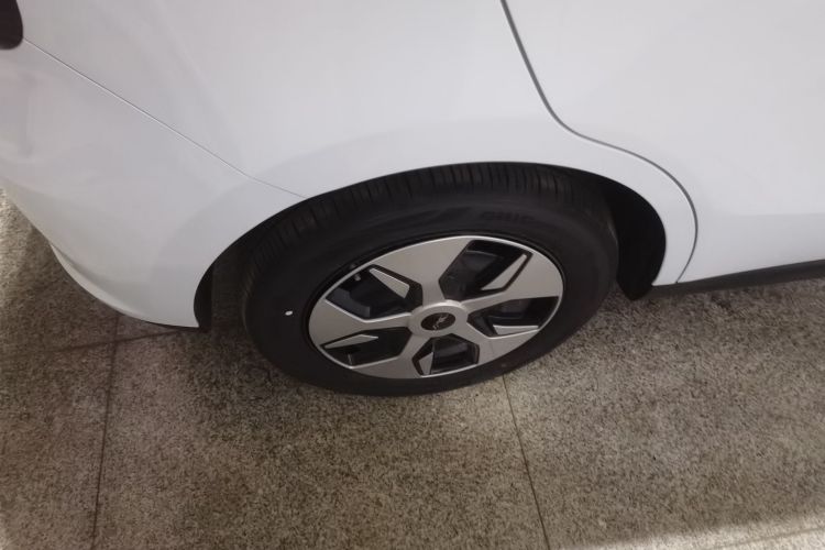 江淮钇为 钇为3 2025款 330km 潮悦版车身外观6008