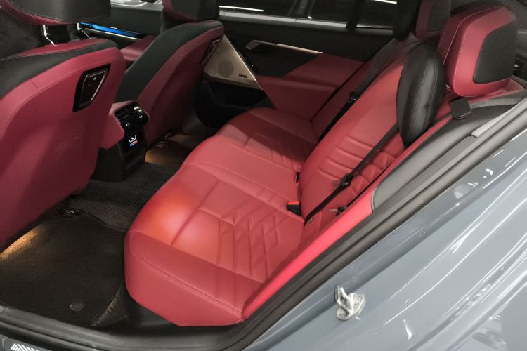 宝马i5 2024款 eDrive 35L 尊享型 M运动套装中控内饰7004