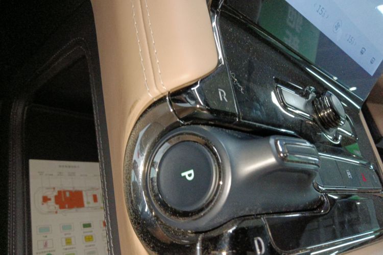 蔚来ES8 2020款 580KM 签名版 六座版中控内饰18