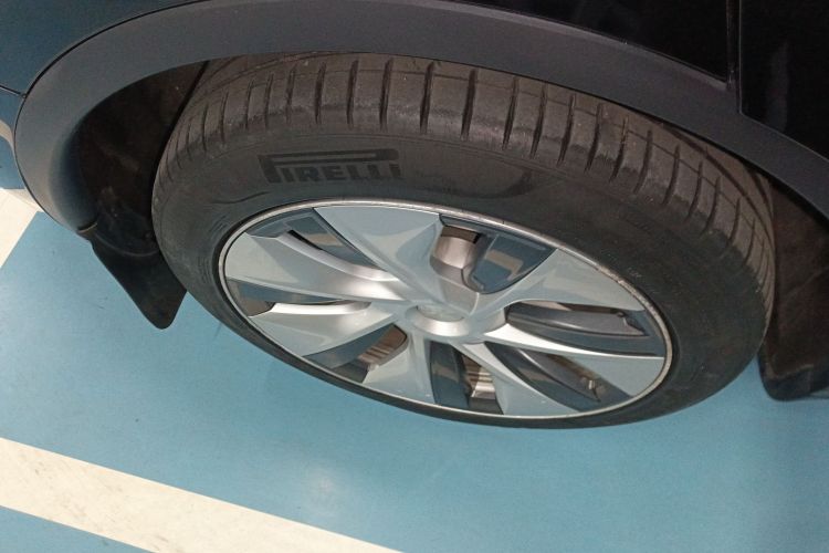 特斯拉 Model Y 2022款 后轮驱动版车身外观6008