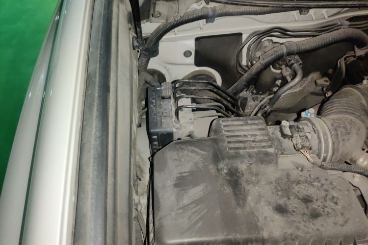 丰田 普拉多 2015款 2.7L 自动标准版局部细节9006