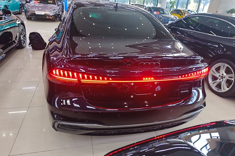 奥迪A7L 2024款 45 TFSI quattro 黑武士版车身外观6