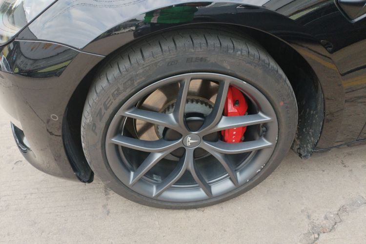 特斯拉 Model 3 2021款 改款二 Performance高性能全轮驱动版车身外观6007
