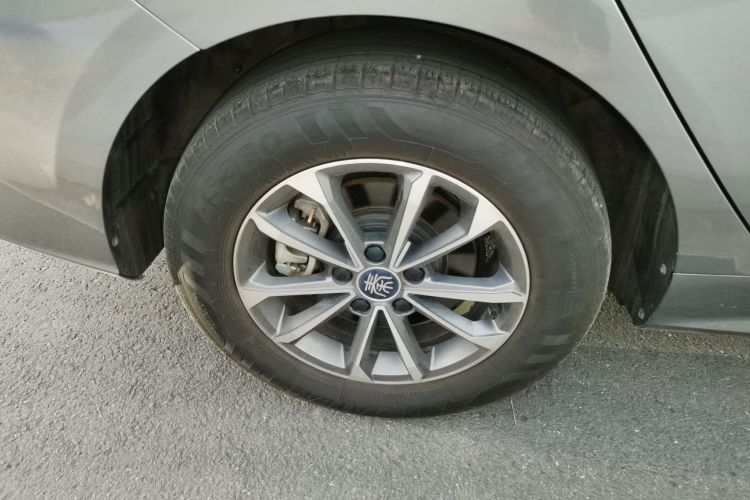 比亚迪 秦PLUS 2023款 冠军版 DM-i 55KM领先型车身外观6008