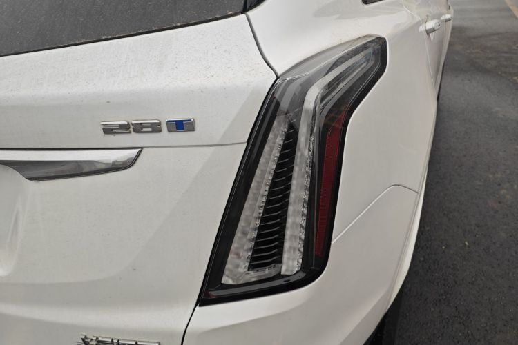 凯迪拉克XT5 2022款 2.0T 四驱豪华型（蜂鸟版）车身外观9