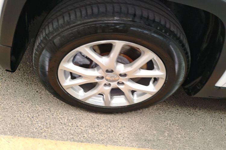 Jeep 自由光 2017款 2.4L 领先版车身外观6007