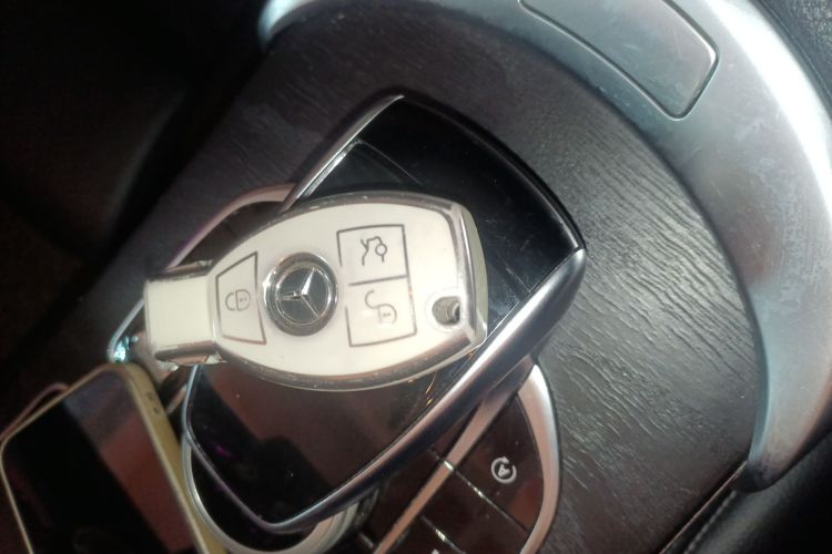 奔驰C级 2017款 C 200 L 运动版中控内饰7001