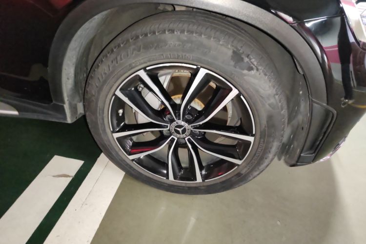 奔驰GLC 2020款 改款 GLC 300 L 4MATIC 动感型车身外观10