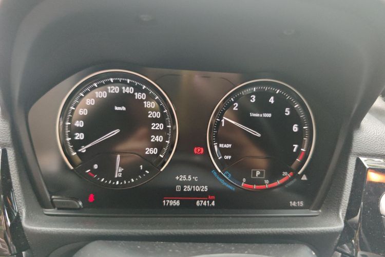 宝马1系 2022款 120i M运动版中控内饰14