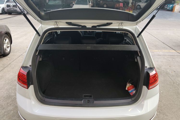 大众 高尔夫 2020款 200TSI DSG舒适进取版局部细节23