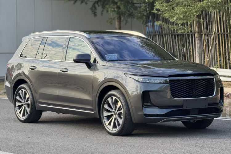 理想汽车 理想ONE 2021款 增程6座版车身外观3