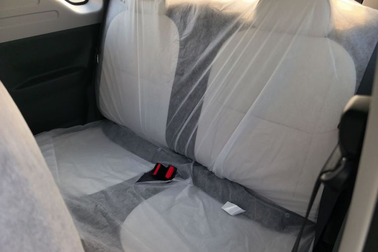 吉利银河 2025款 210km 熊猫卡丁中控内饰7004