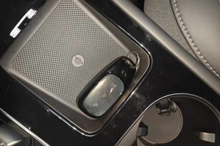 理想汽车 理想ONE 2021款 增程6座版中控内饰11