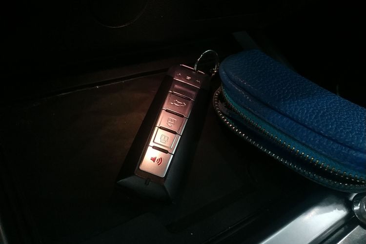 坦克300 2021款 越野版 2.0T 征服者中控内饰7001