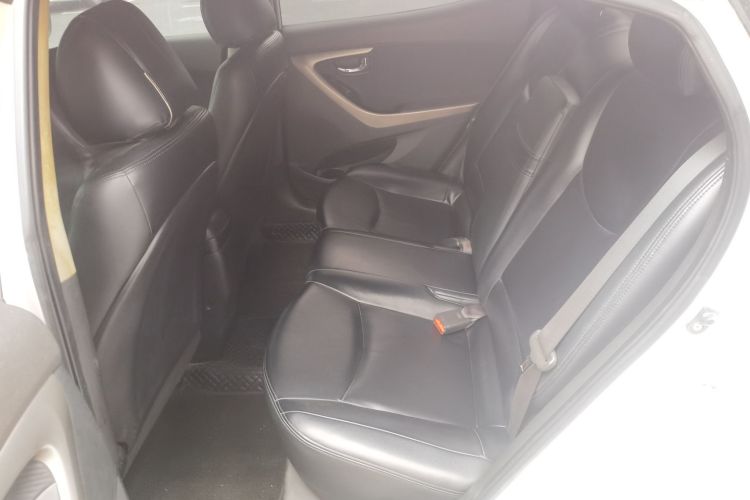 现代 朗动 2013款 1.6L 自动领先型中控内饰21