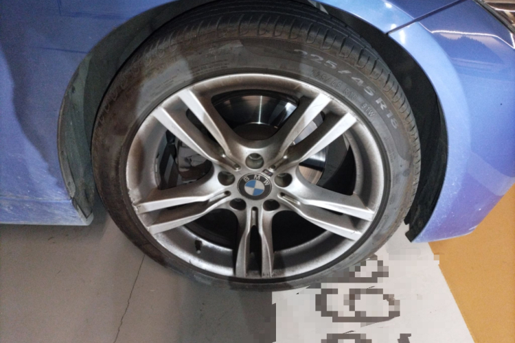 宝马3系 2017款 320i M运动型车身外观10