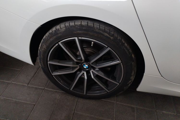 宝马3系 2022款 改款 325Li M运动套装车身外观6008