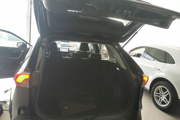 丰田 RAV4荣放 2023款 双擎 2.5L E-CVT两驱精英Plus版局部细节23