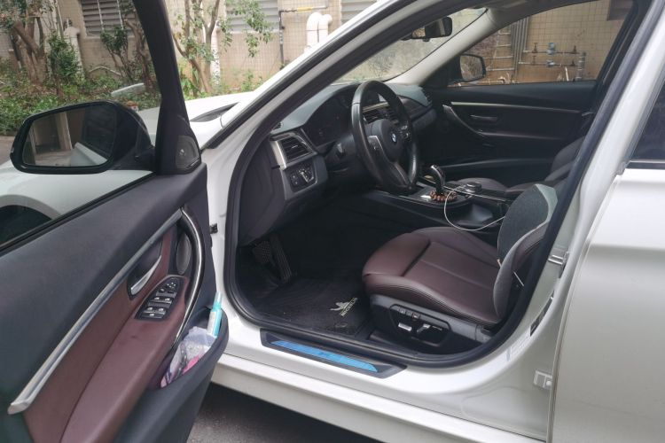 宝马3系 2019款 320Li M运动曜夜版中控内饰7003