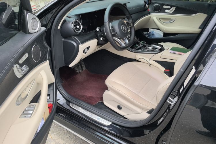 奔驰E级 2018款 E 300 L 豪华型中控内饰20