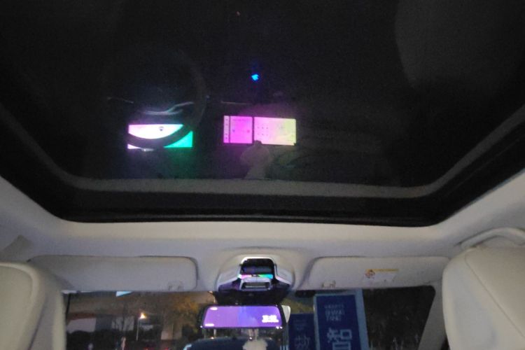 吉利汽车 吉利icon 2023款 1.5TD 巧克力醇巧版中控内饰22