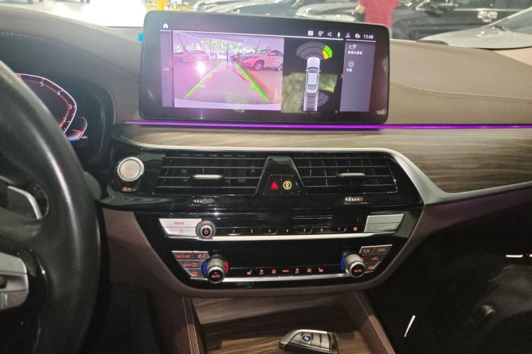 宝马5系 2021款 530Li 领先型 豪华套装中控内饰16