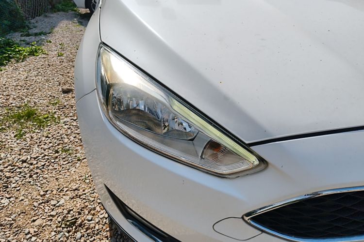 福特 福克斯 2018款 两厢经典 EcoBoost 180 自动精英型车身外观8