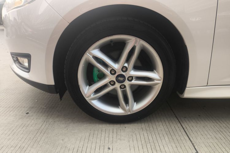 福特 福克斯 2020款 两厢经典 1.5L 自动风尚型车身外观6007