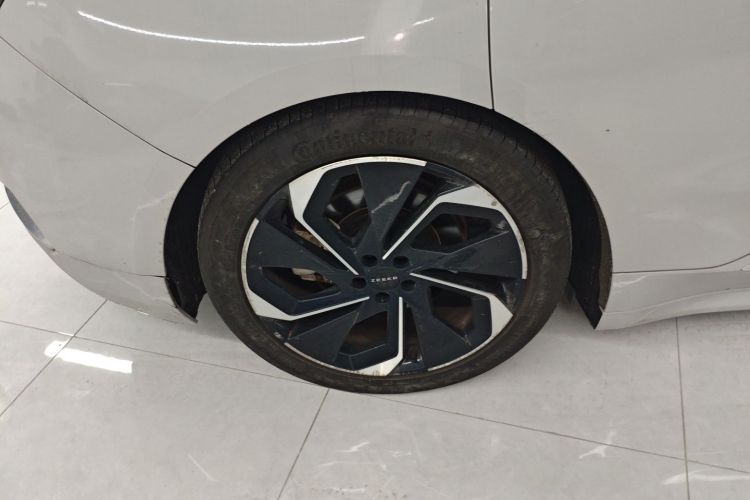 极氪001 2022款 超长续航双电机 YOU版车身外观6008