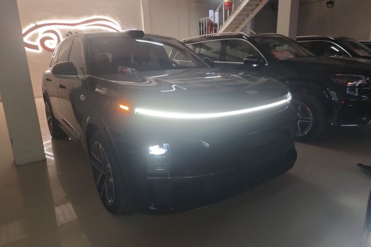 理想汽车 理想L7 2025款 Max 智能焕新版车身外观3