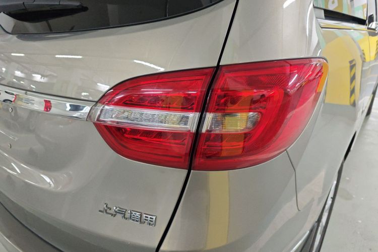 别克GL8 2018款 28T 豪华型 国VI车身外观9