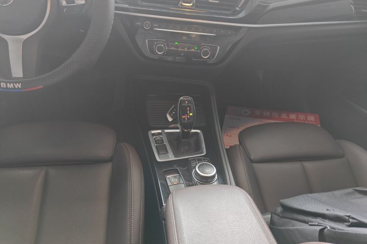 宝马1系 2021款 改款 120i M运动曜夜版中控内饰16