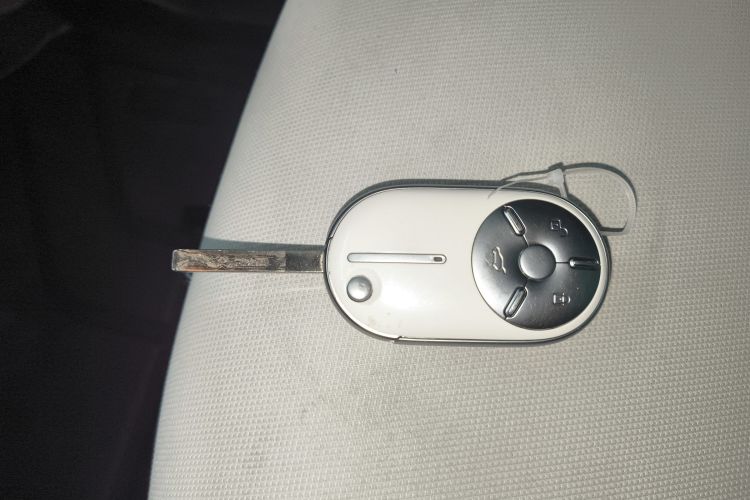 奔腾小马 2025款 222km 闪电马中控内饰11