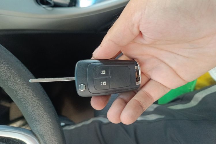 别克 英朗 2014款 XT 1.6L 自动时尚版中控内饰7001